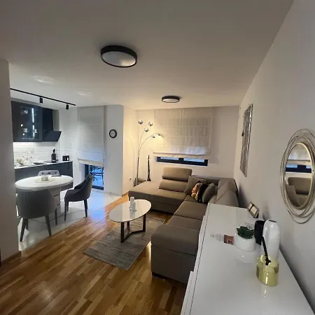 Golden Forest Apartman 7 Apartment